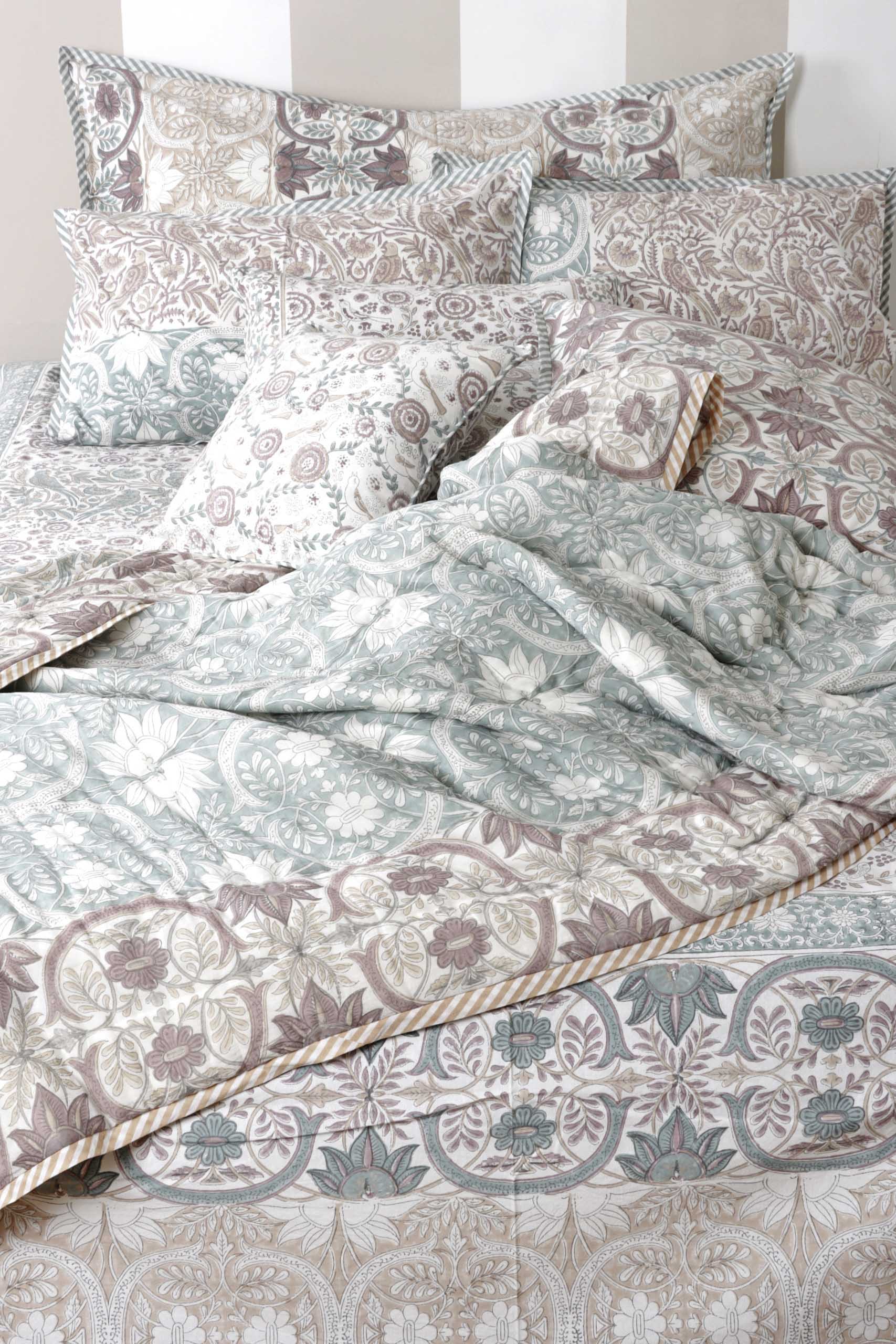 Pastel Mughal Floral Bedsheet Set